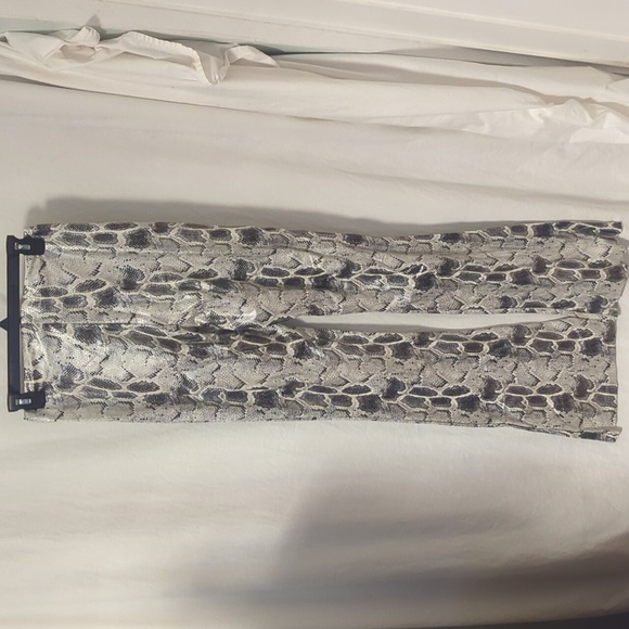 NWT Commando snake faux leather flare pants - Picture 5 of 11